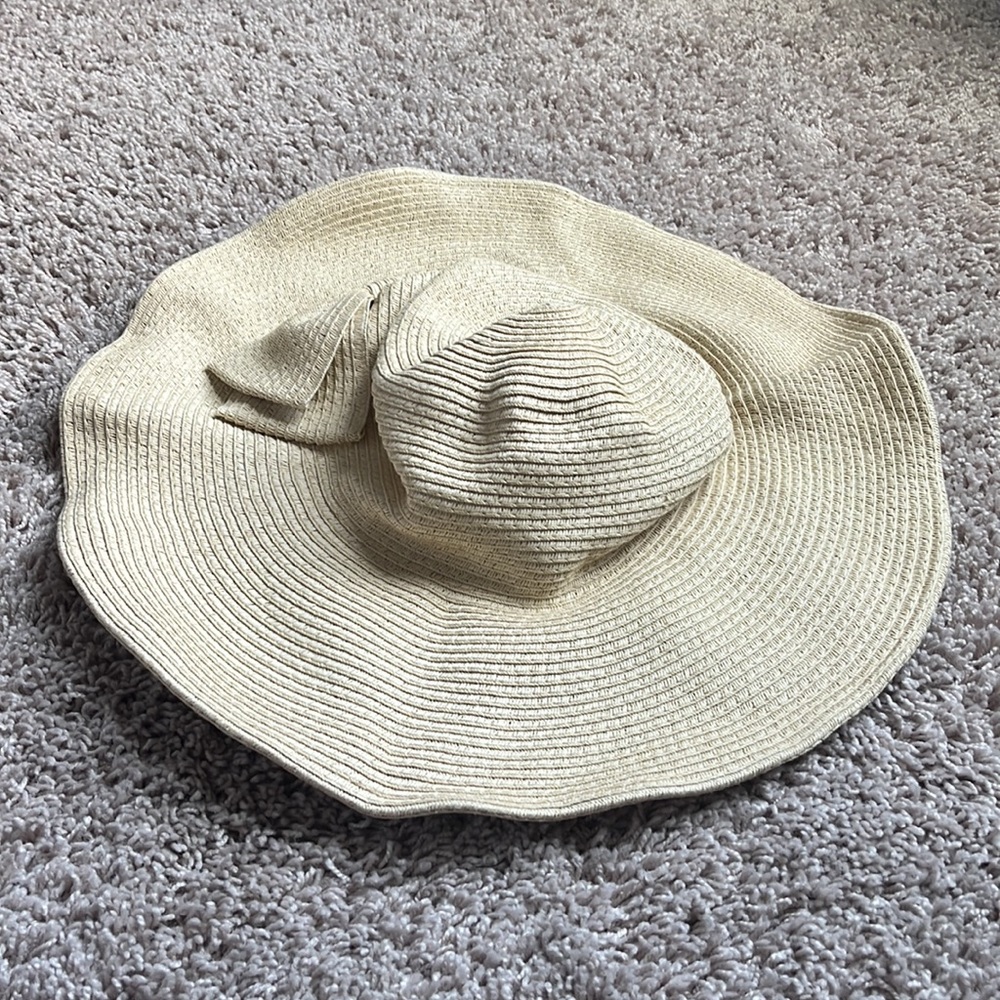 Women’s hat - Picture 3 of 6